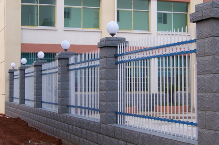 小區(qū)鋅鋼護欄網(wǎng)